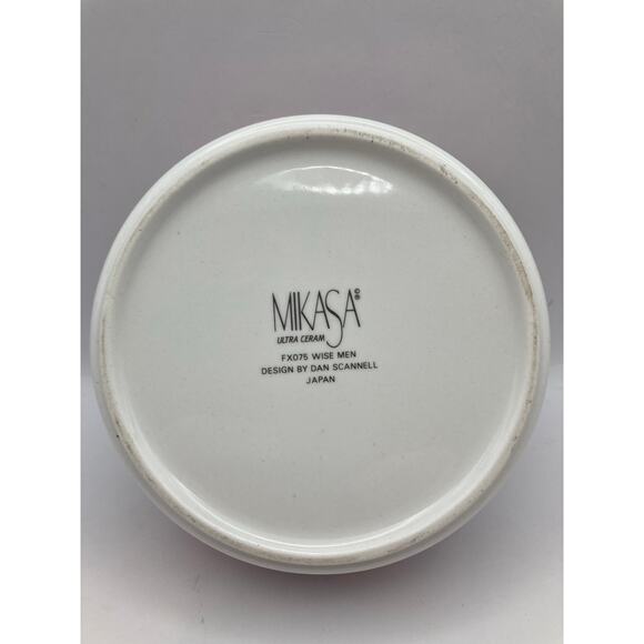 Vintage Mikasa Round Trinket-Candy Box Three Wise Man by Dan Scannell 4.5' - Picture 4 of 6